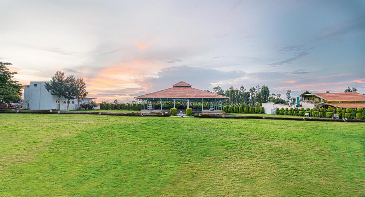 Fiestaa Resort N Events Venue Devanahalli Exterior photo